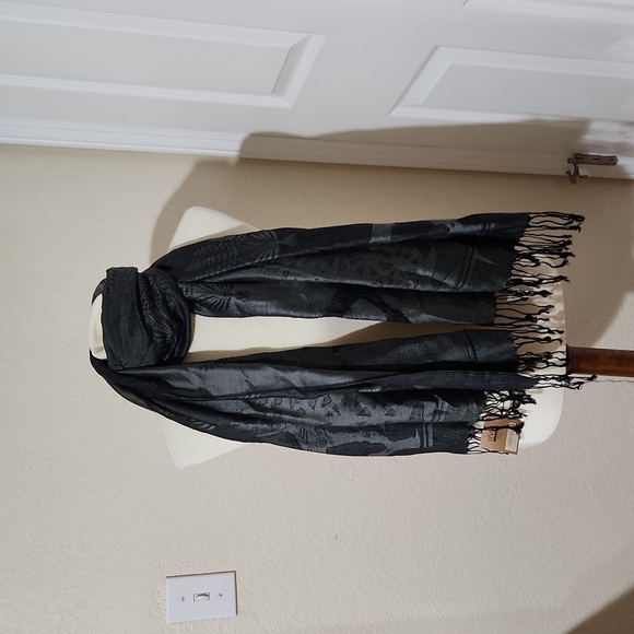 Scarf - Picture 4 of 4